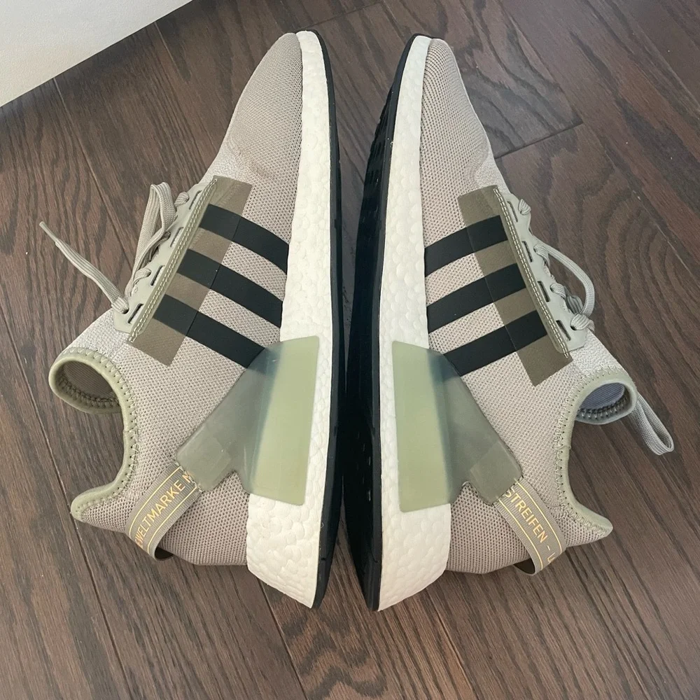 ADIDAS NMD_R1 V2 SHOES SIZE 12
